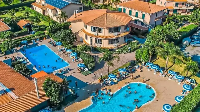 Club Esse Aquilia Beach Village