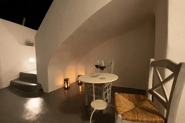 White Orchid Cave House & Studio