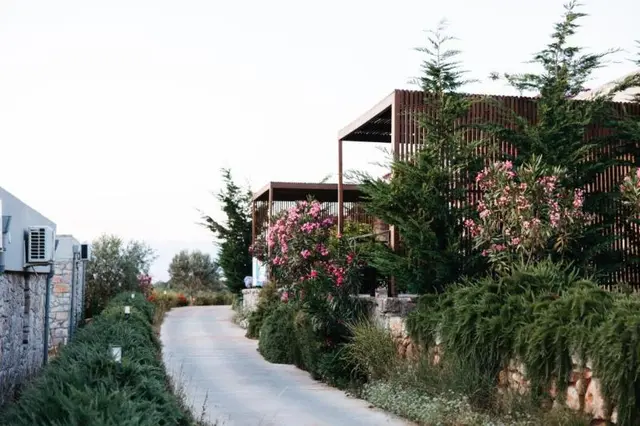 ARAMERAS Resort