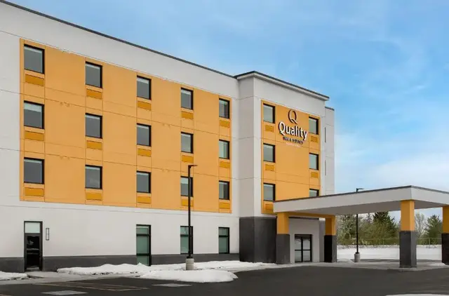 Quality Inn & Suites Prescott ON