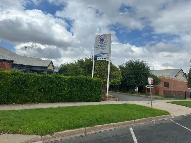 Wentworth Central Motor Inn