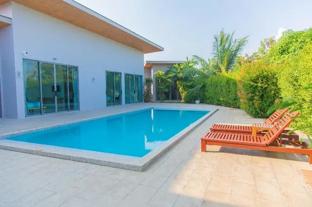 Alhambra Pool Villas & Pool Access Rooms