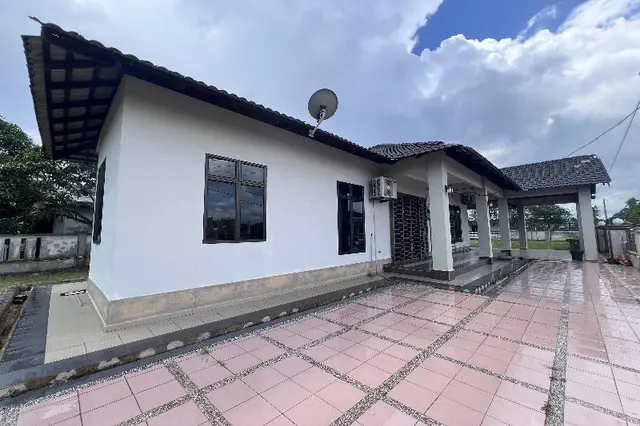 Nurbayu Villa By Zuzu
