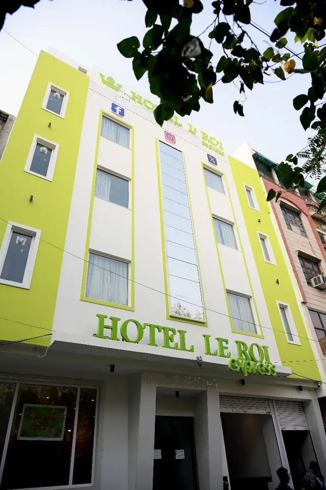 Le Roi Express @ Karol Bagh