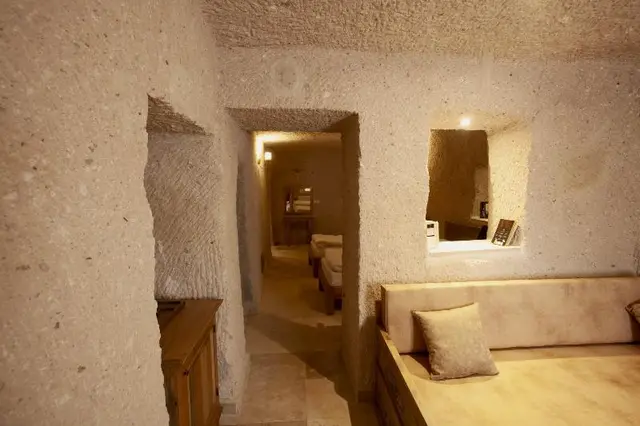 Narcissos Cave