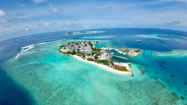 Avyanna Gulhi Beach Hotel