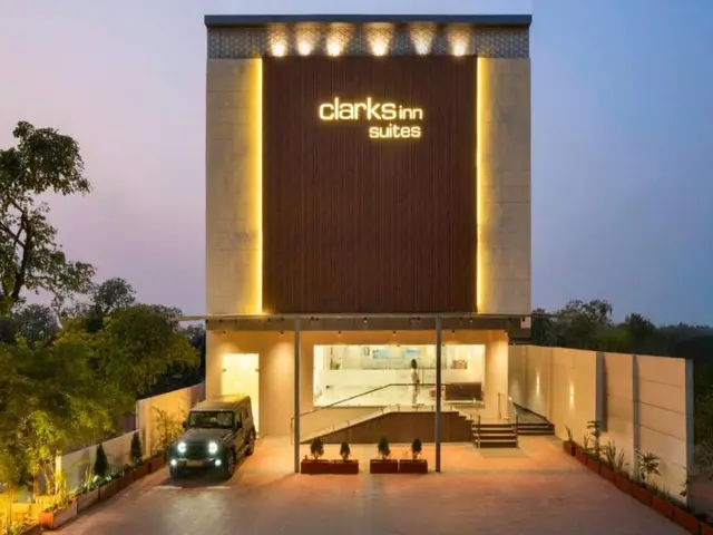 Clarks Inn Suites Agra