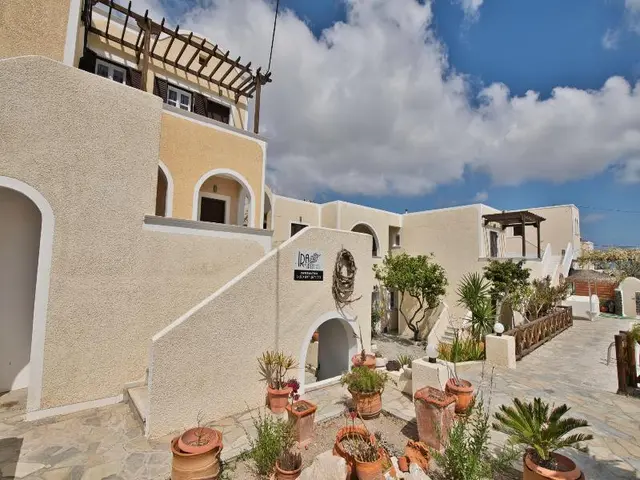 Ira Apartments