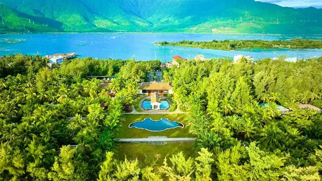 Lang Co Beach Resort