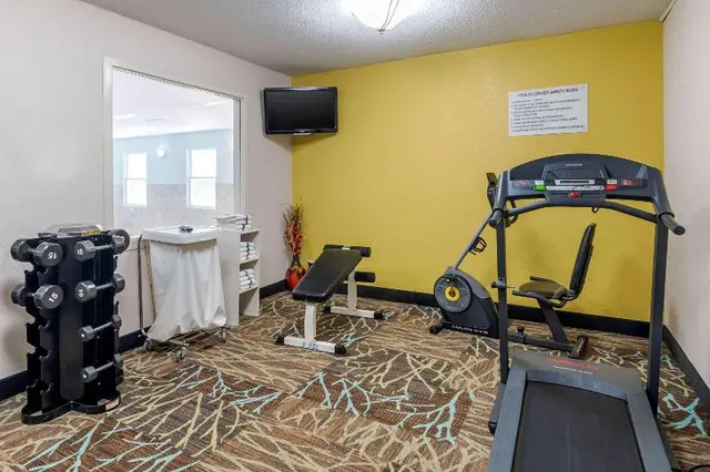 Quality Suites Kansas city Airport
