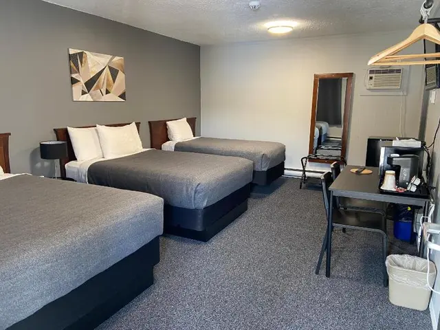 Monashee Lodge