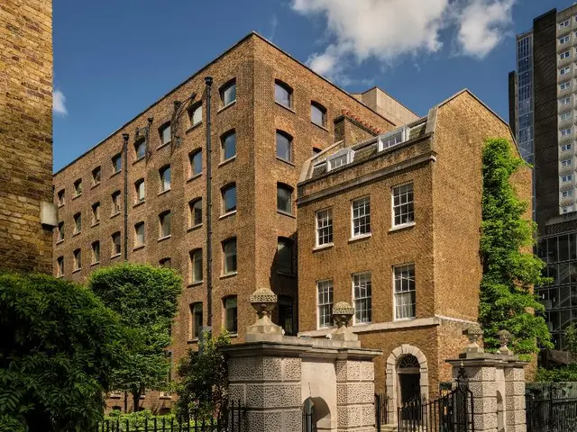 Sir Devonshire Square London