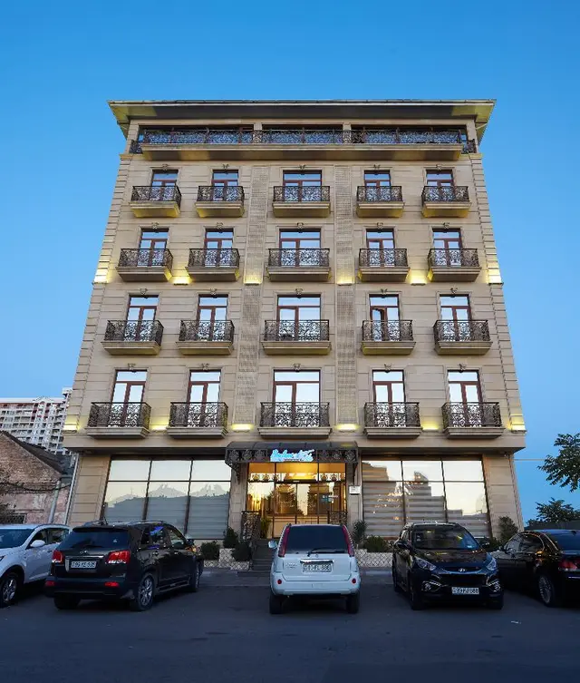 Boulevard Side Hotel
