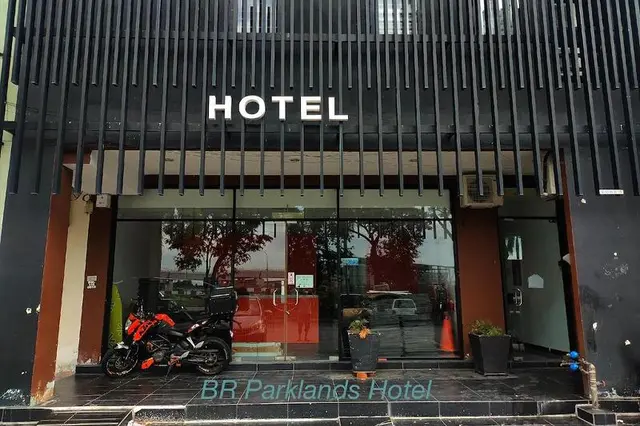 Br Parklands Hotel By Zuzu