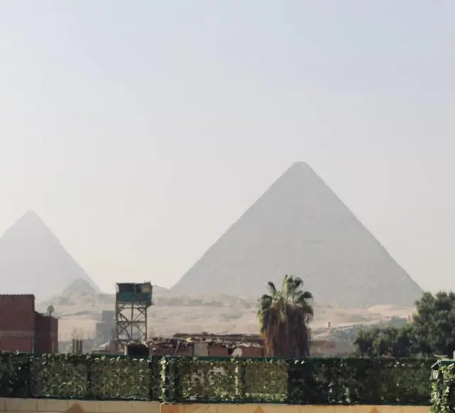 Hur Pyramids Inn