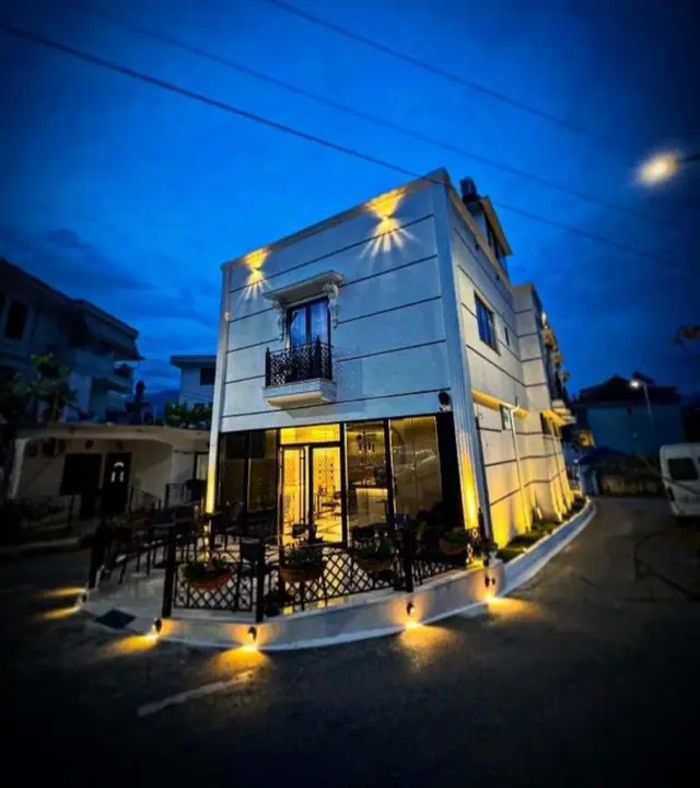 Martin Luxury Hotel
