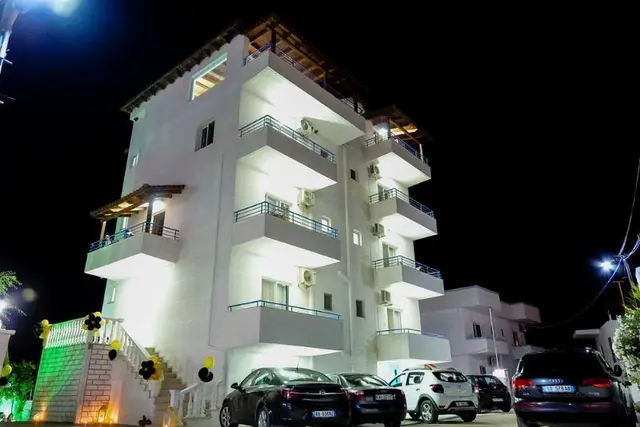 Atlantis Hotel & Apartments