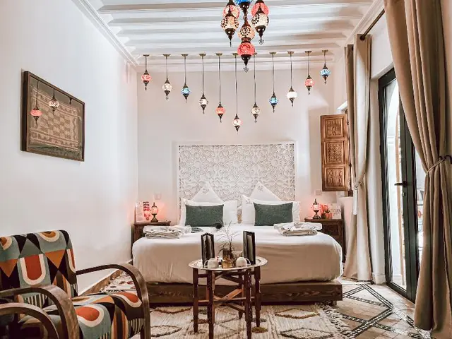 Riad Nelia Signature
