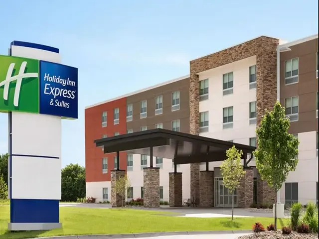 Holiday Inn Express & Suites Anchorage Midtown