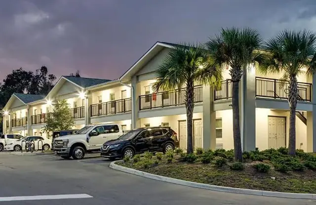 Baymont By Wyndham Ocala Suites