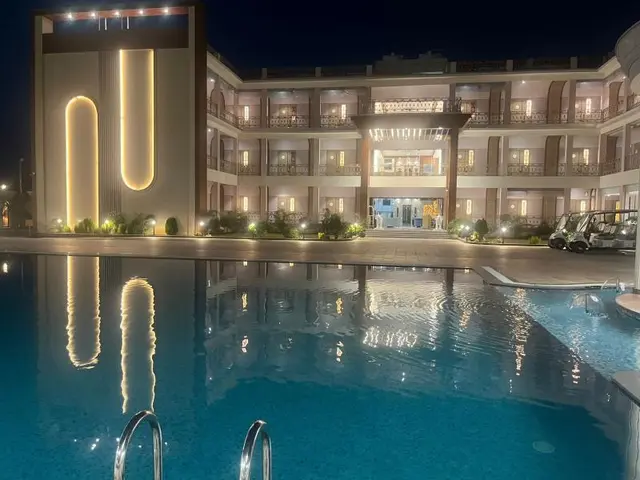 Nirvana Grand Hotel And Resort