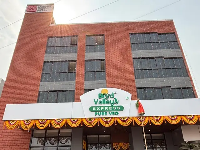 Mastiff Hotel Hinjawadi Pune by OTHPL