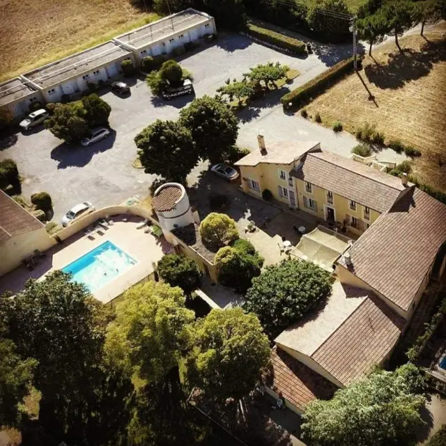 Hotel Le Mas Des Quintrands
