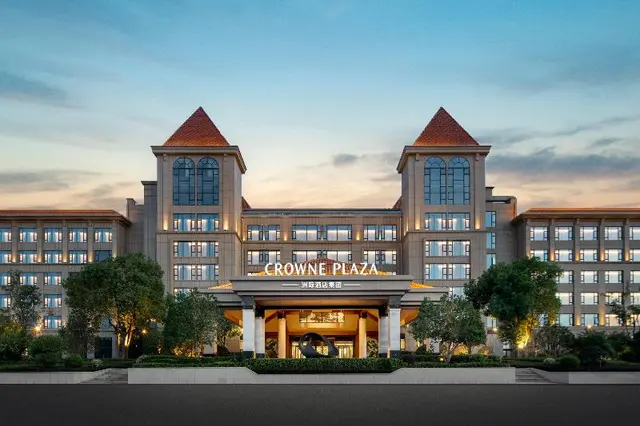 Crowne Plaza Xiangyang Fuchun Lakeside by IHG
