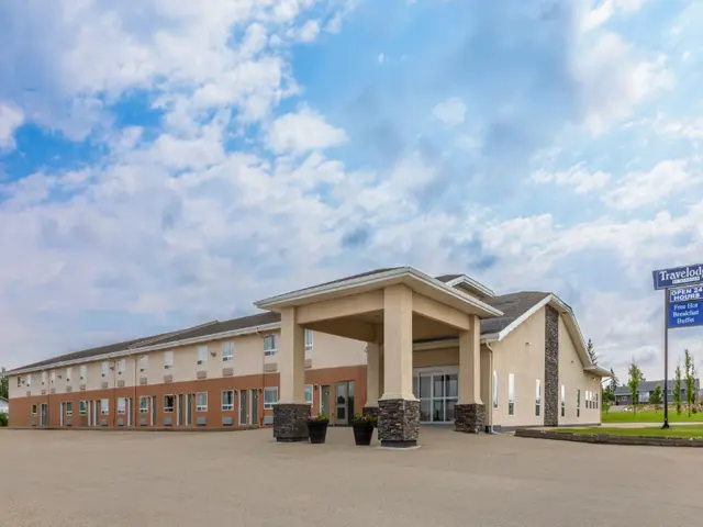 Travelodge By Wyndham Valleyview Ab