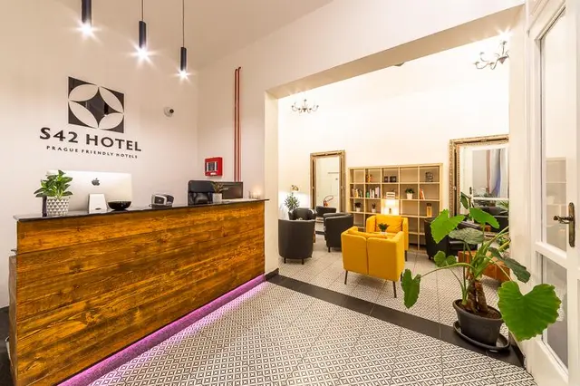 Hotel S42