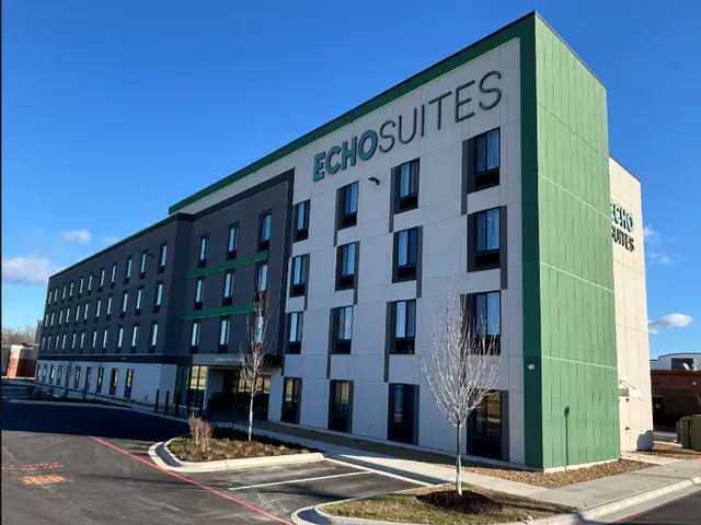 Echo Suites Springfield Airport Plaza