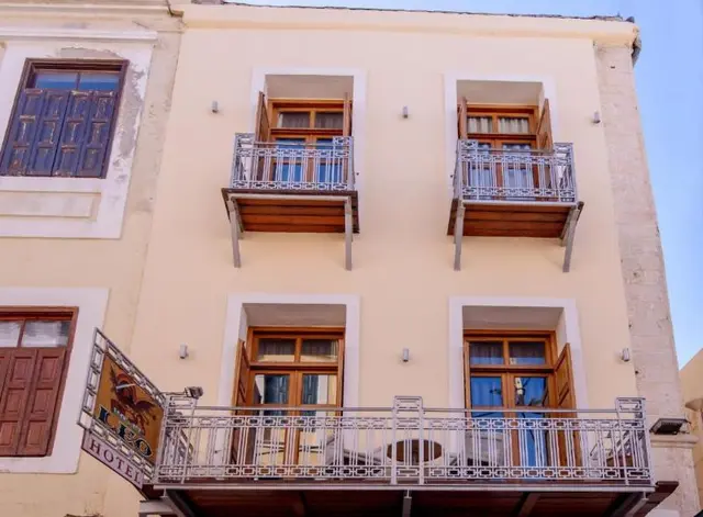 Leo Hotel
