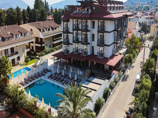 Seven Brothers Otel