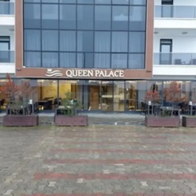 Queen Palace Hotel
