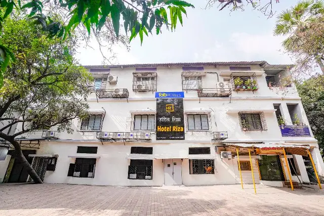 Hotel Riza International