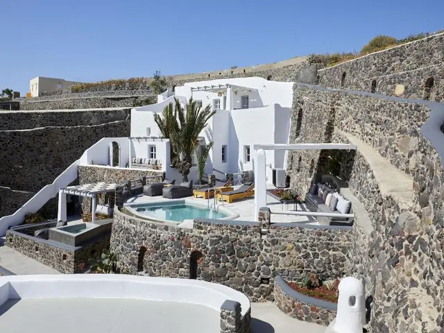 El Verano Suites