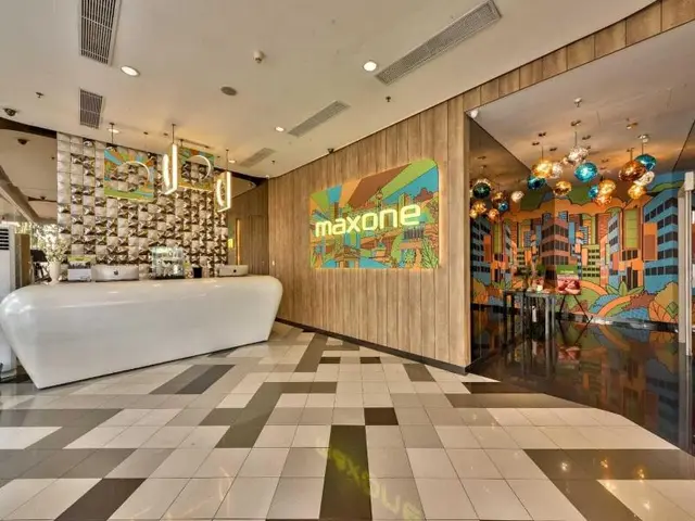 Maxone Hotels Premier Melawai