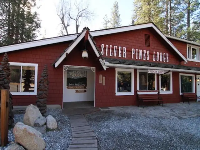 Silver Pines Lodge