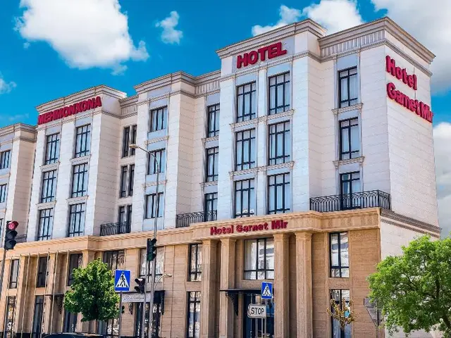 Garnet Mir Hotel