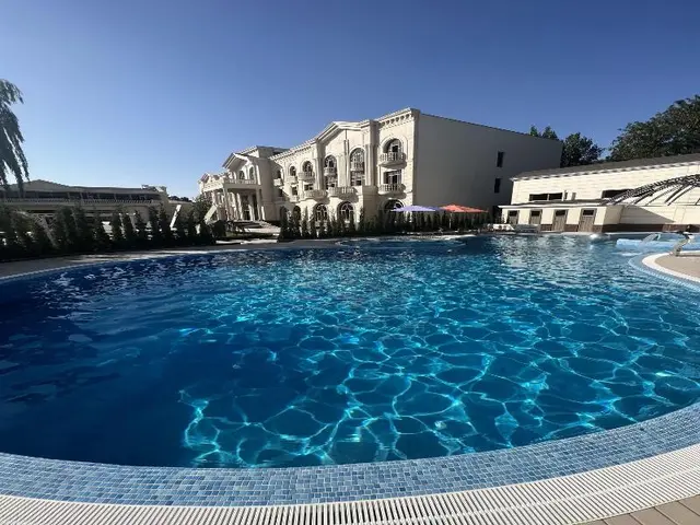Zarafshon Parkside Hotel