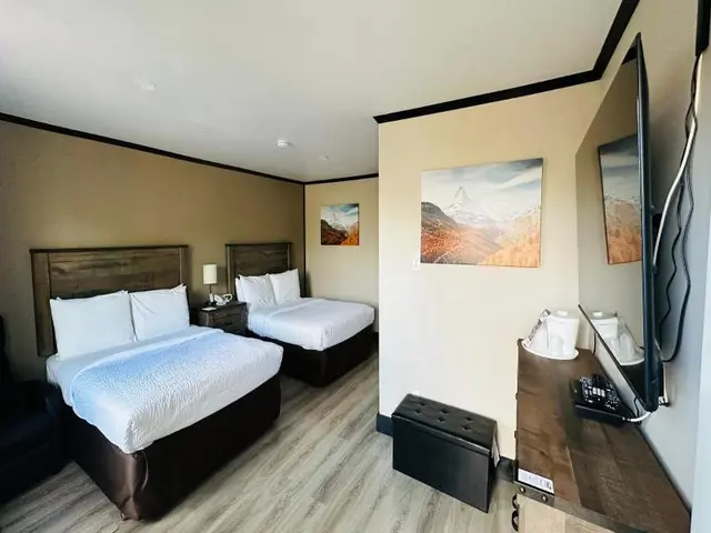 Motel 7 Inn Suites