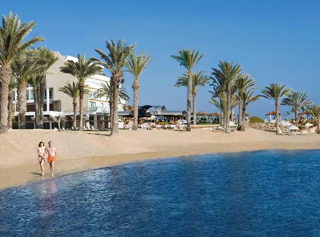 Constantinou Bros Pioneer Beach Hotel