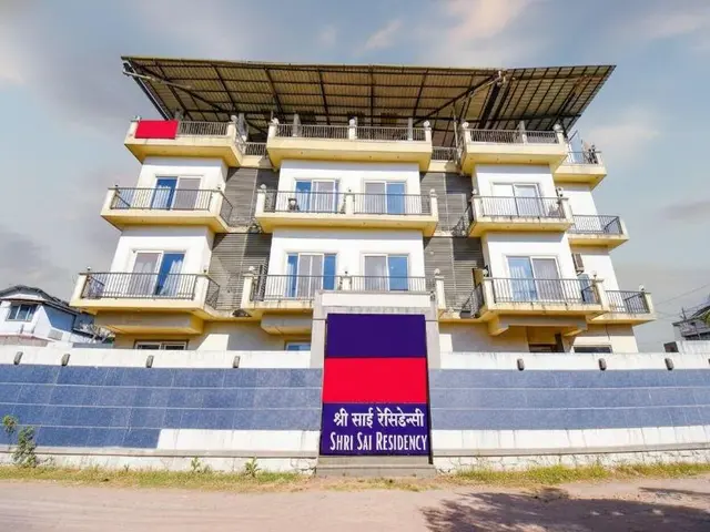 Fabhotel Shree Sai Residency