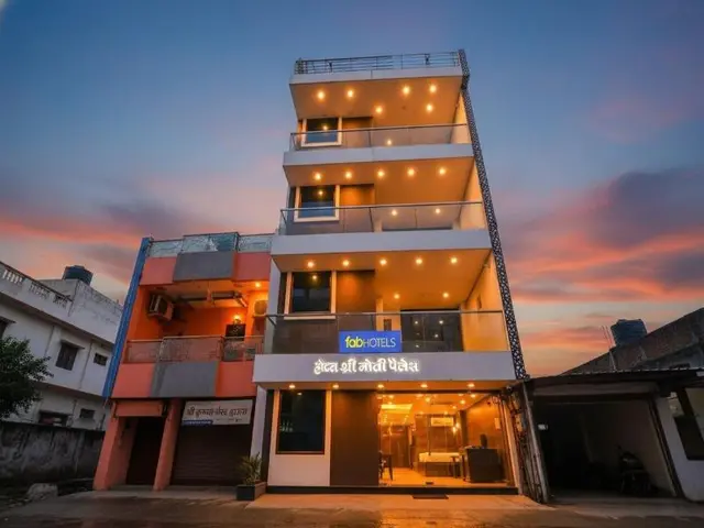Fabhotel Shree Moti Palace