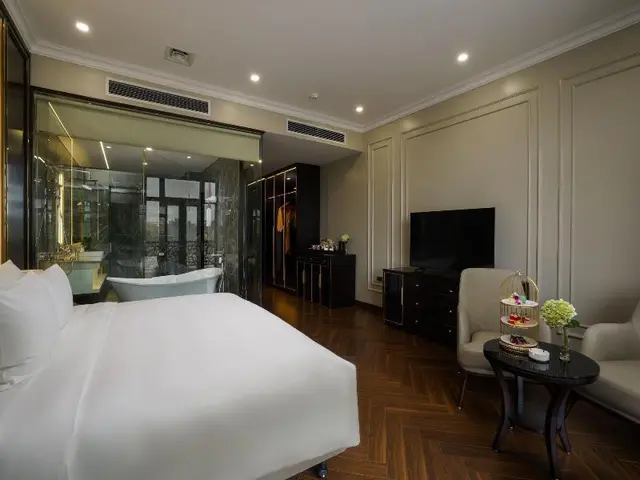 Adamo Hotel Hung Yen