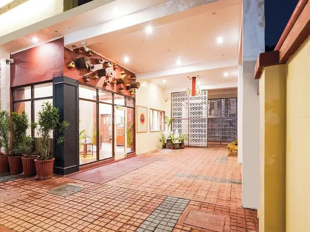 Fabhotel The Dayal