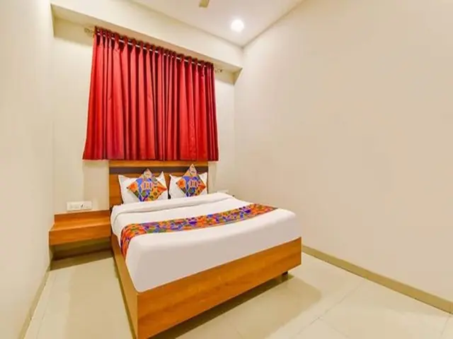 Fabhotel Happinex
