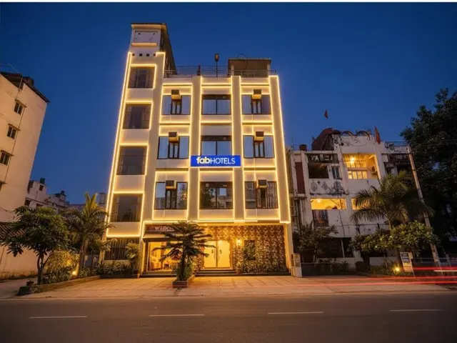Fabhotel Deepak Palace