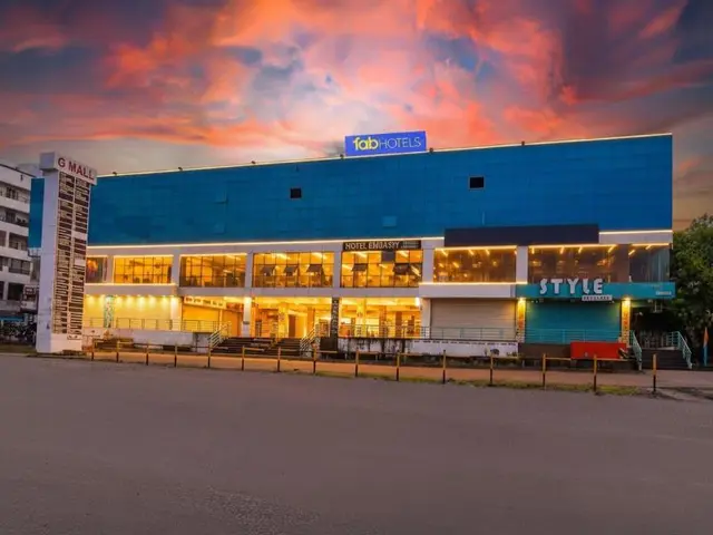 Fabhotel Embassy