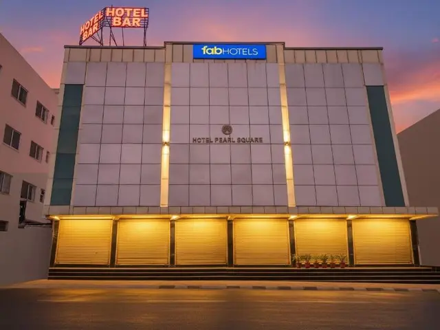 Fabhotel Pearl Square